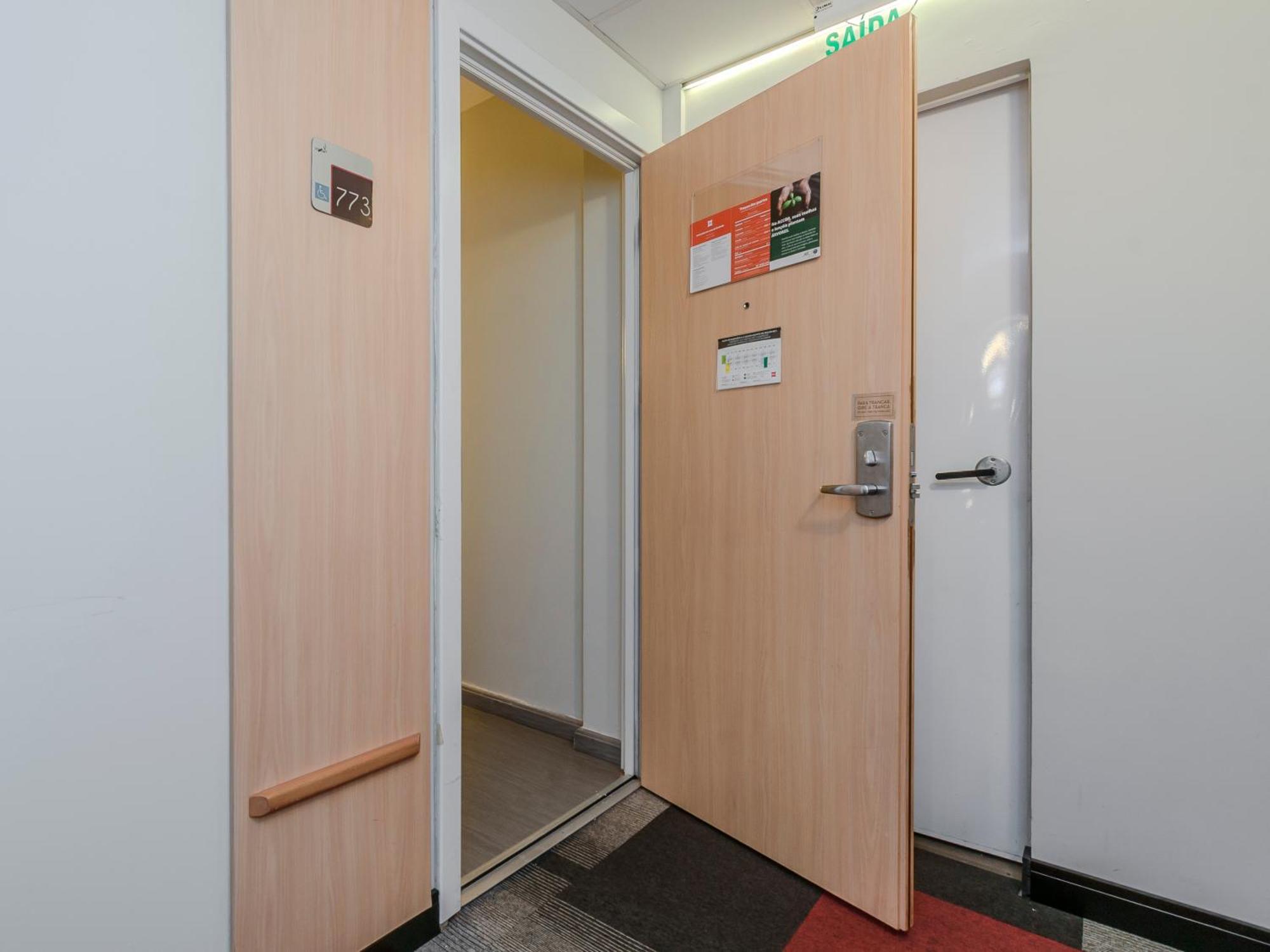 Ibis 酒店 3*